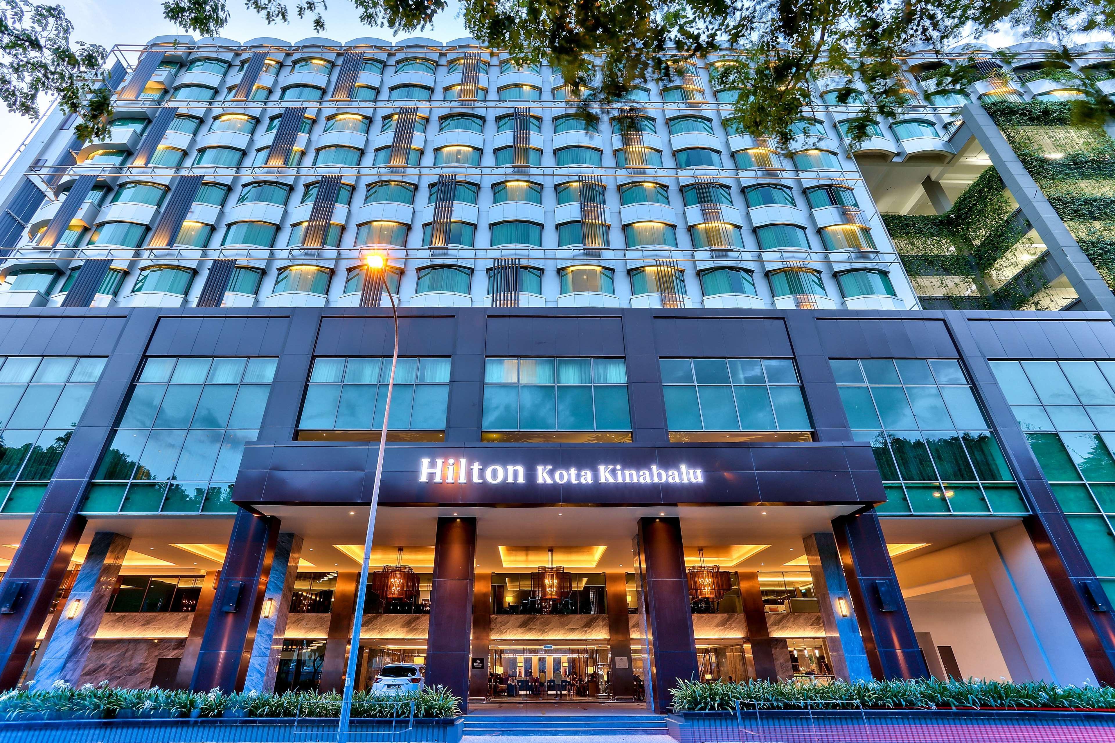 Hilton Kota Kinabalu Hotel Екстериор снимка Hilton Kuala Lumpur