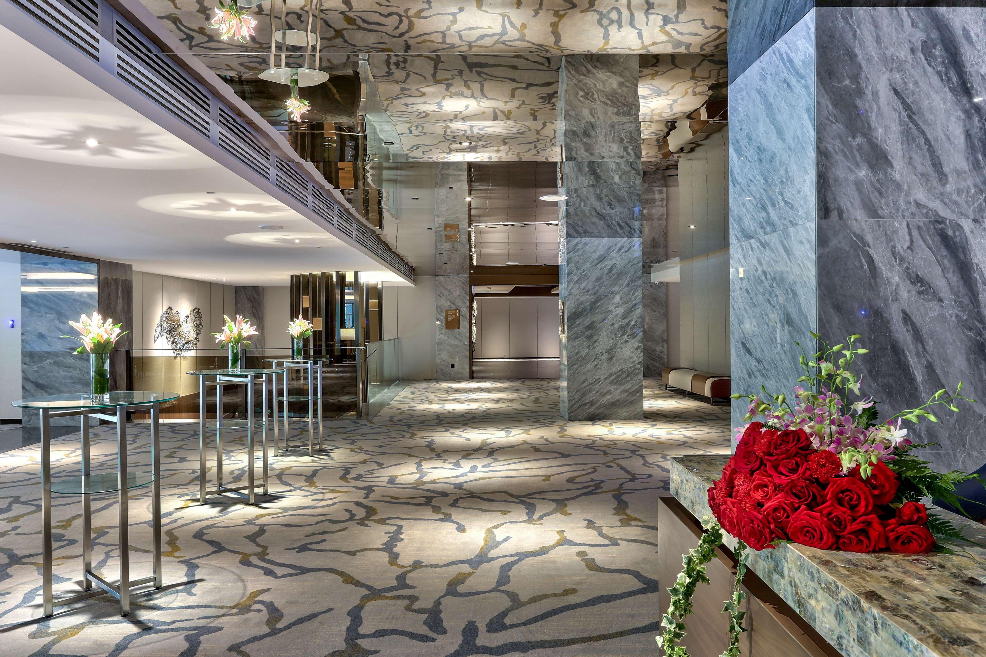 Hilton Kota Kinabalu Hotel Екстериор снимка The lobby