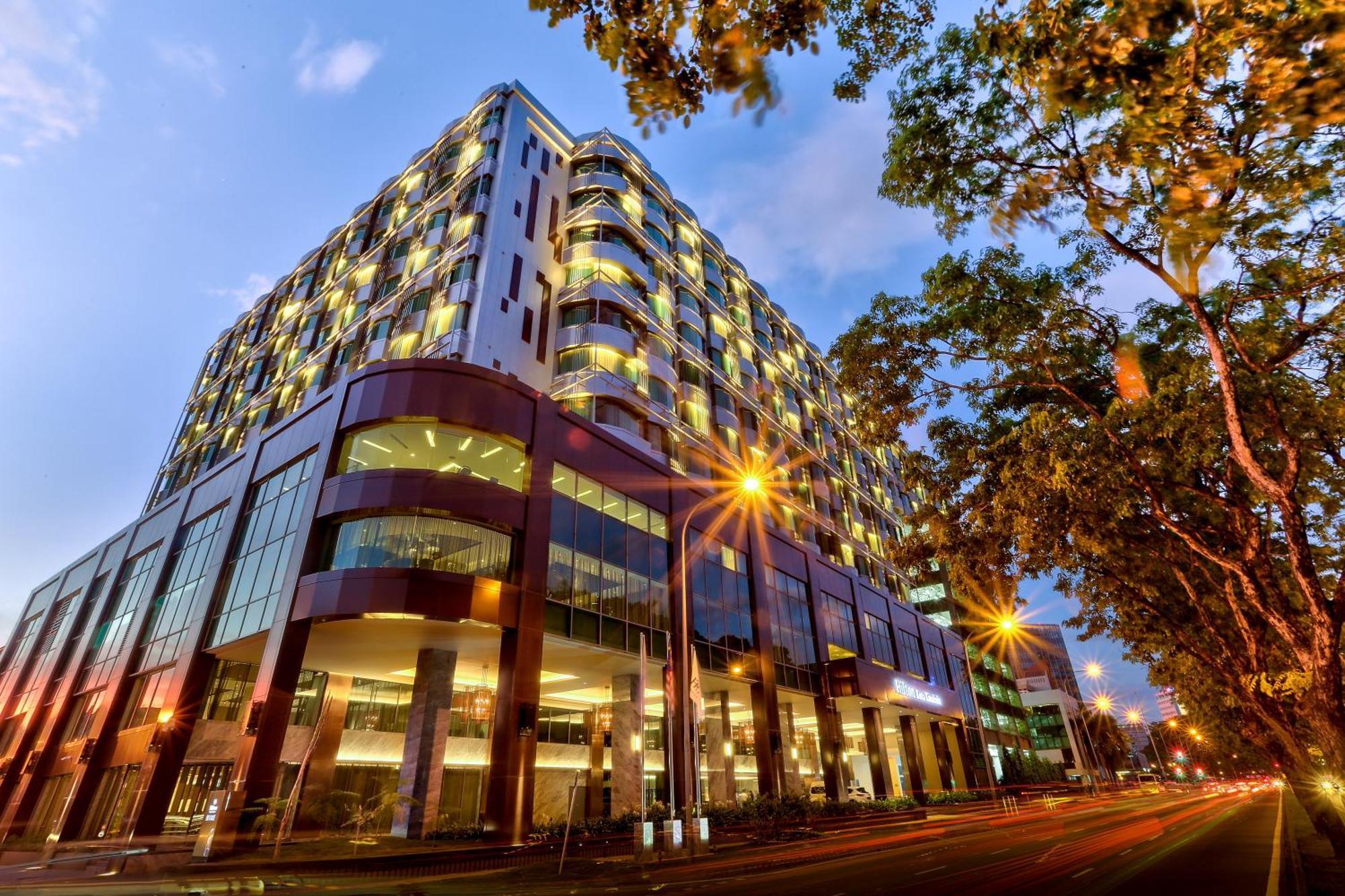 Hilton Kota Kinabalu Hotel Екстериор снимка The Park, Hyderabad