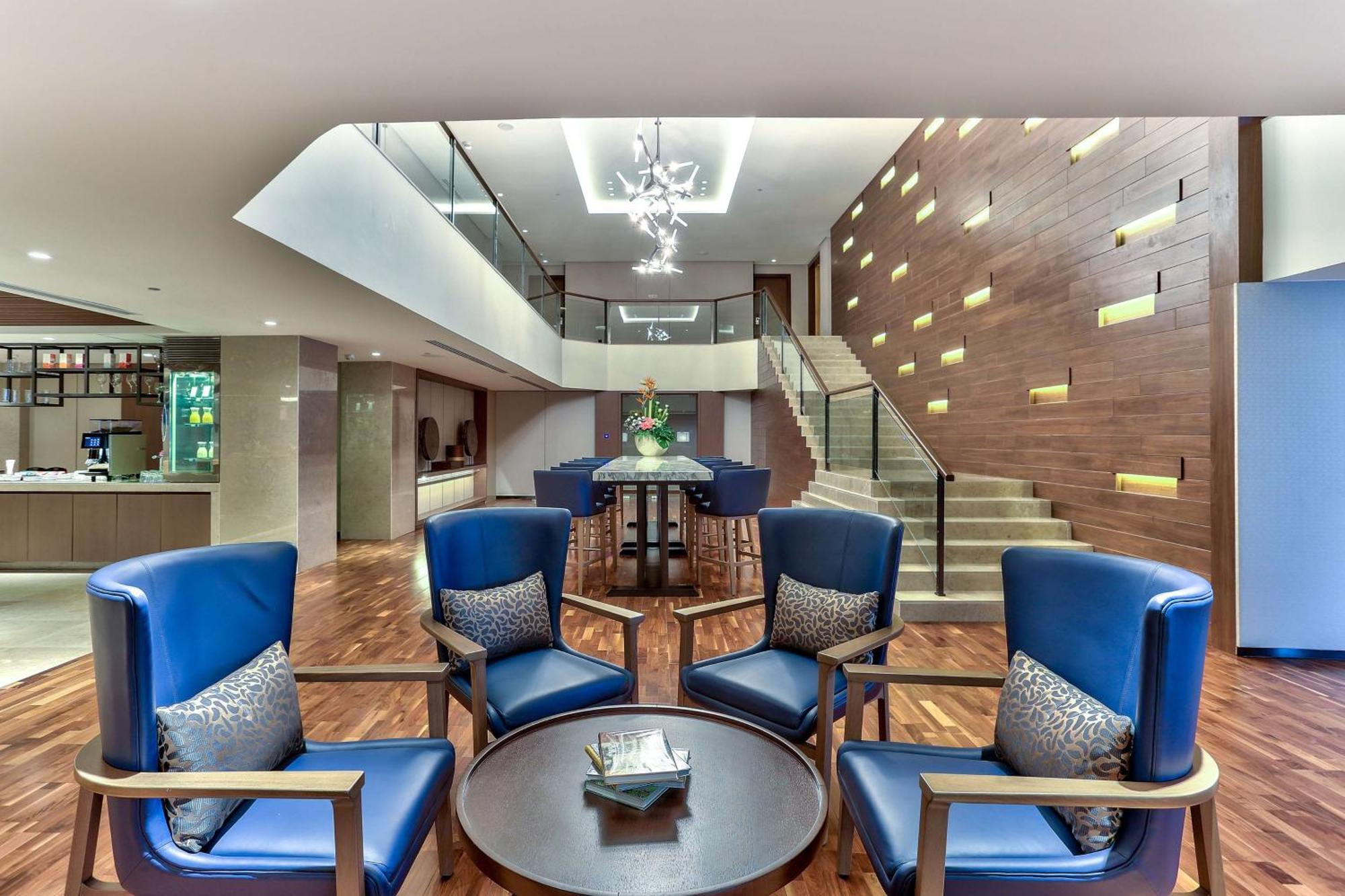 Hilton Kota Kinabalu Hotel Екстериор снимка