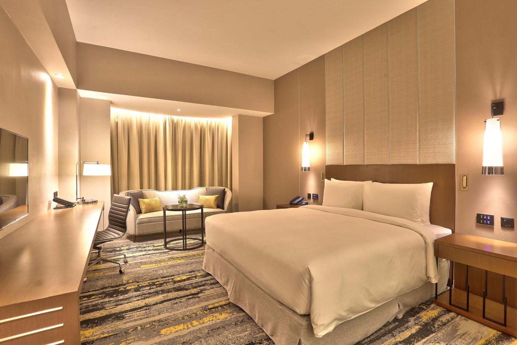 Hilton Kota Kinabalu Hotel Екстериор снимка Deluxe Room