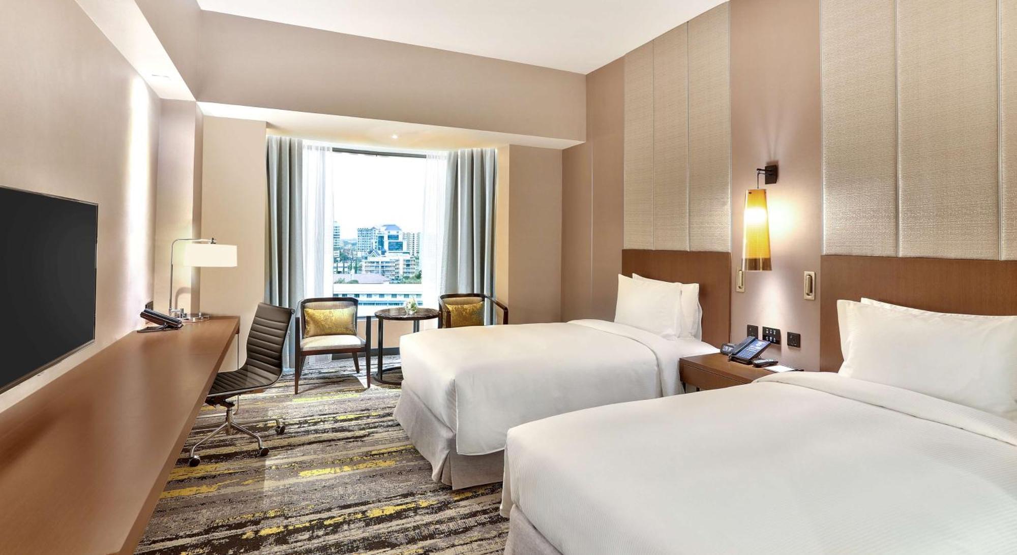 Hilton Kota Kinabalu Hotel Екстериор снимка