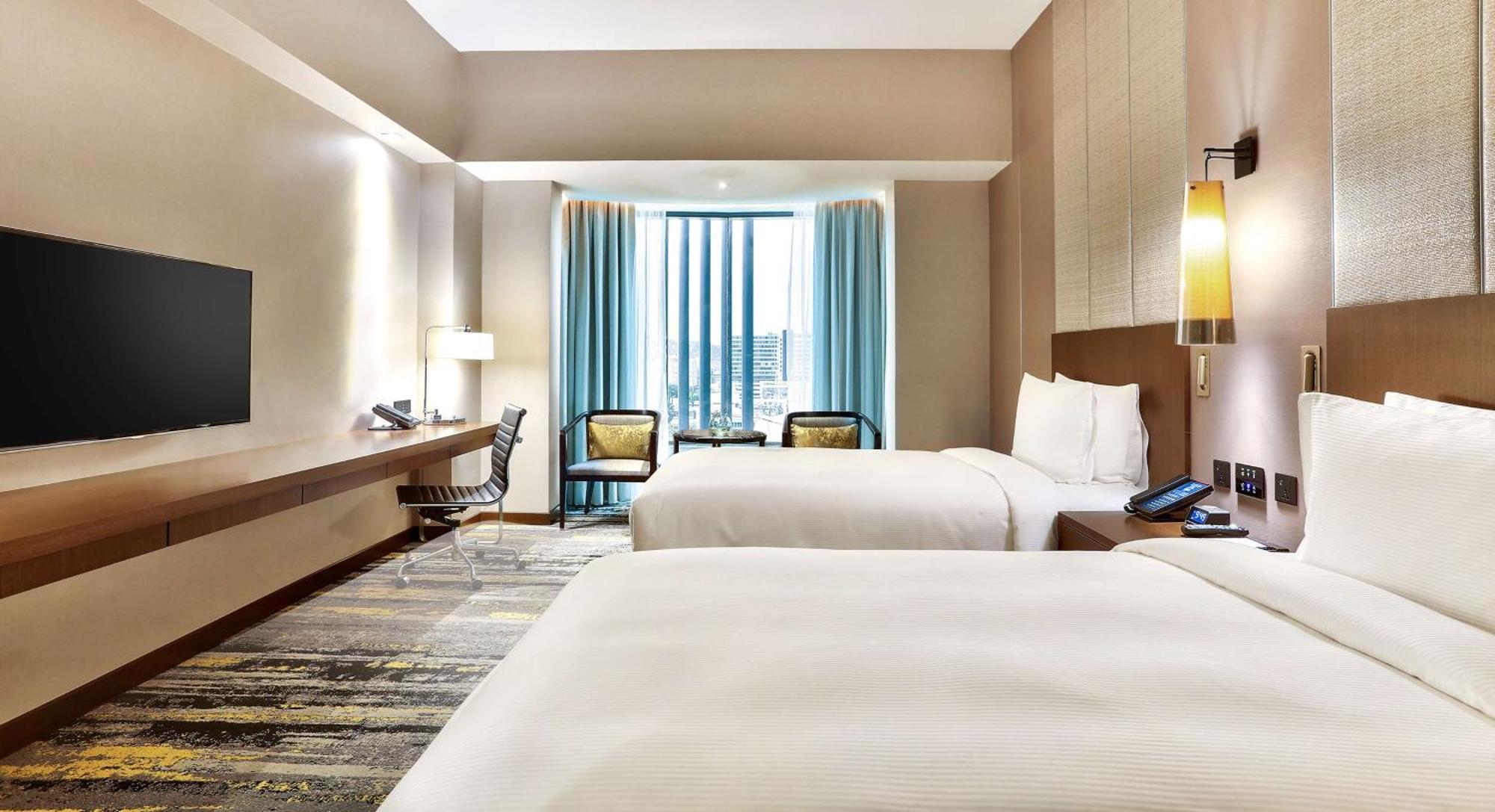 Hilton Kota Kinabalu Hotel Екстериор снимка